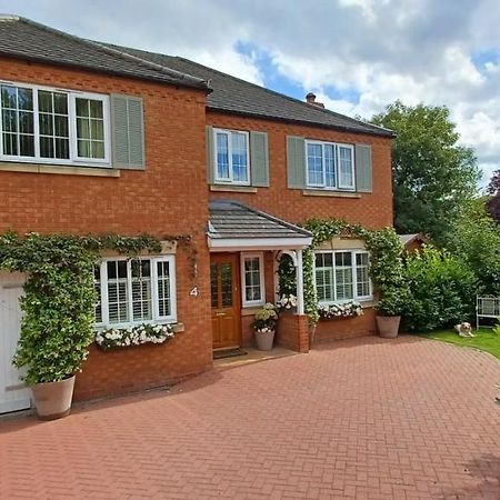 Harlequin B&B ليدبوري المظهر الخارجي الصورة
