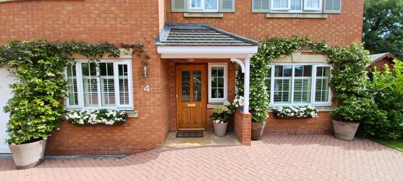 Harlequin B&B ليدبوري المظهر الخارجي الصورة